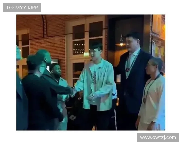保罗与姚明之间的友谊与尊重展现了篮球的真正精神与团结力量